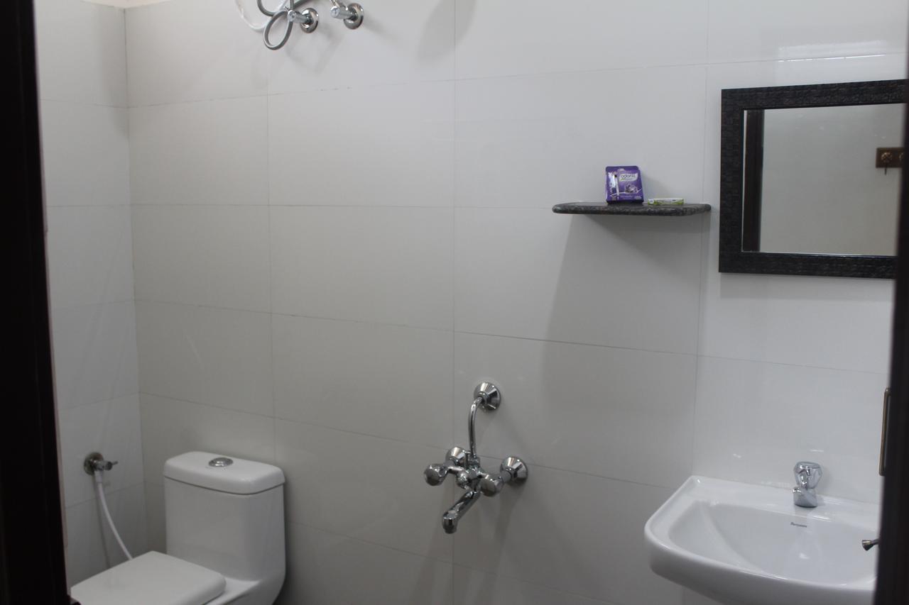 Rams Inn Thanjavur Bagian luar foto