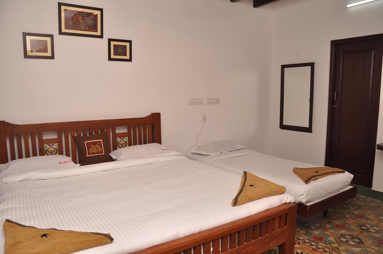Rams Inn Thanjavur Bagian luar foto